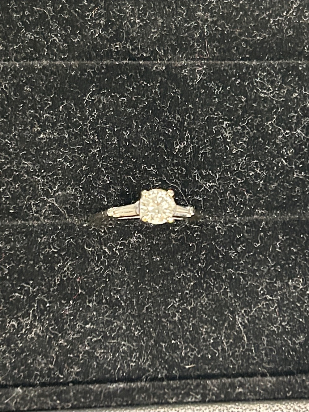 Natural Diamond Round Cut Solitaire Engagement Ring